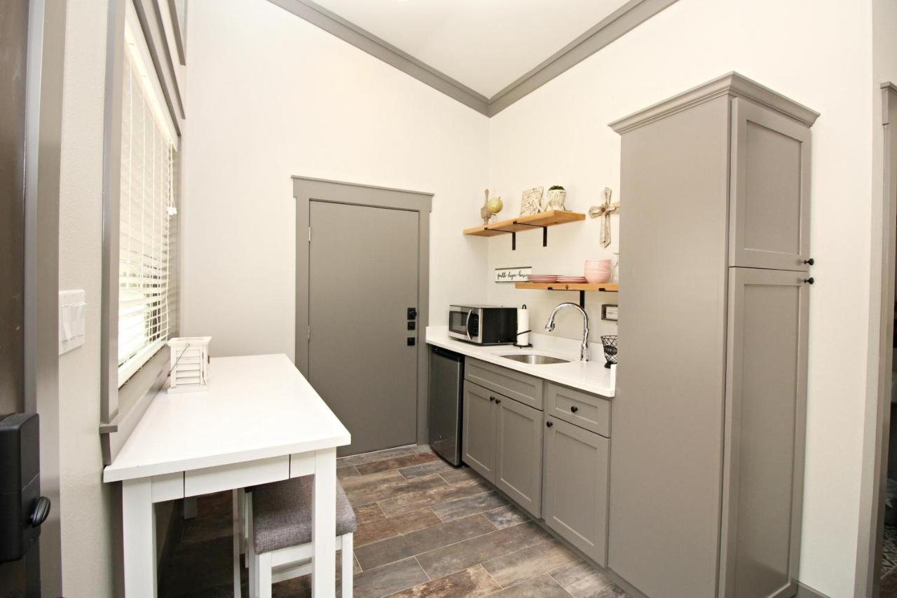 Green Acres Cottages - Wimberley Suite Buitenkant foto