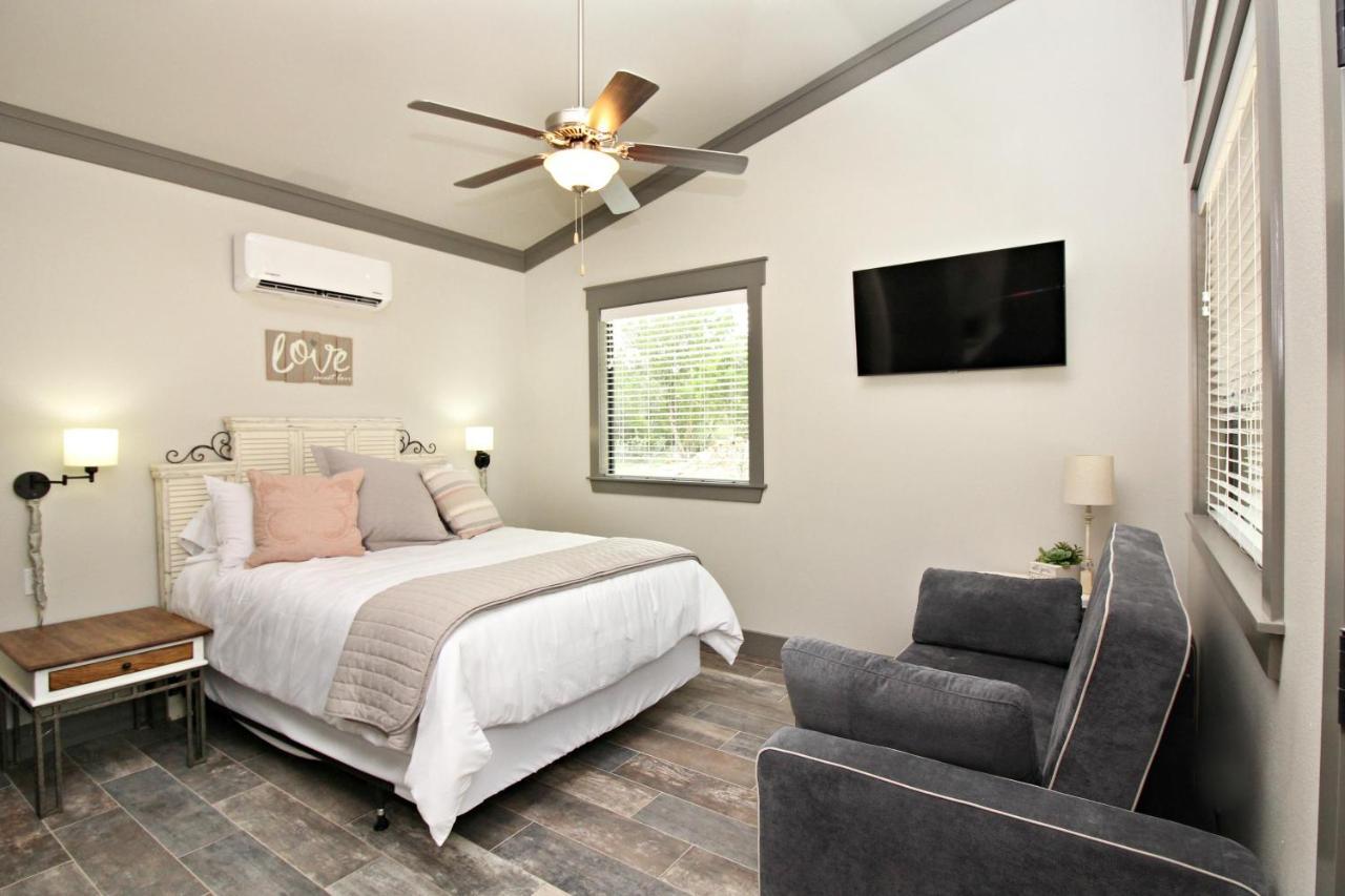 Green Acres Cottages - Wimberley Suite Buitenkant foto